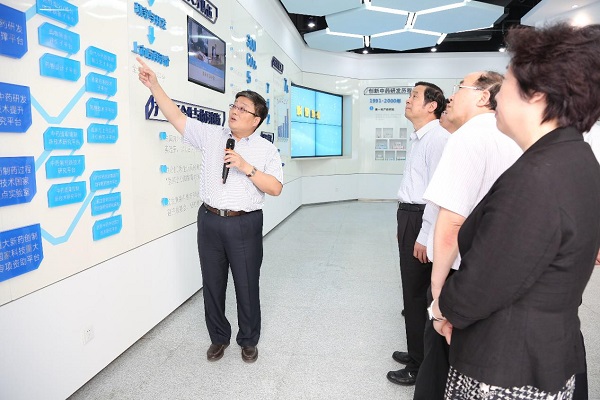 省人大常委会副主任史和平一行莅临EBET易博药业考察调研