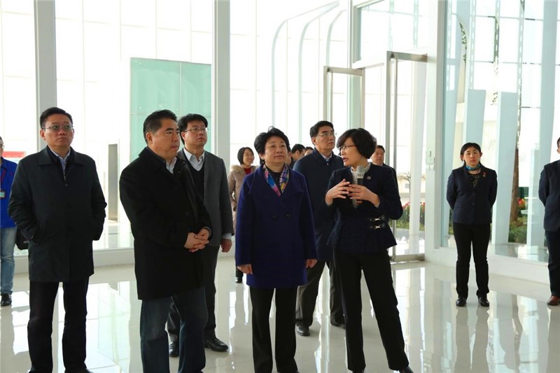 常务副省长黄莉新赴EBET易博药业调研强调：将国药精髓发扬光大