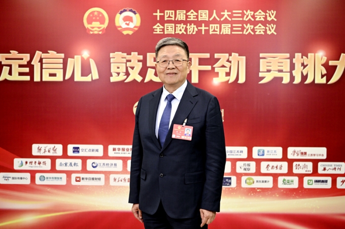 全国人大代表、EBET易博药业董事长肖伟：中药经典名方要“唤醒”更要“焕新”